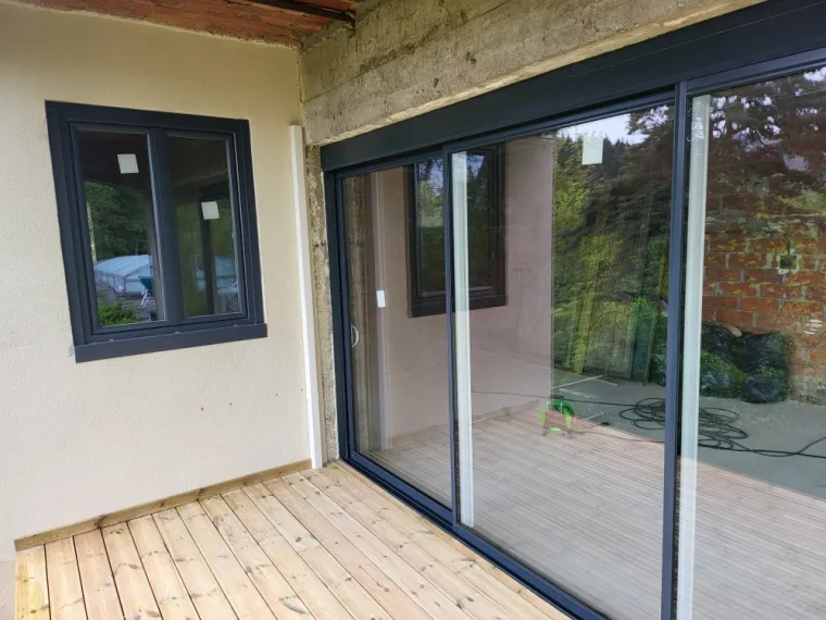 Rénovation fenêtres et terrasse bois à Villemontais 