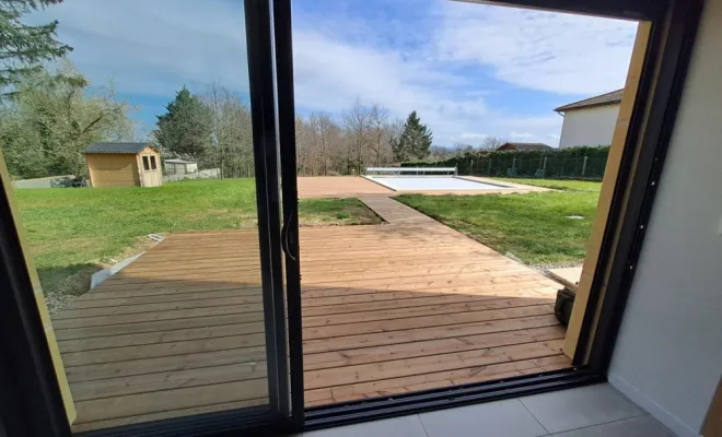 INSTALLATION D'UNE TERRASSE BOIS SUR VILLEREST, Roanne, Les Ouvertures Melot
